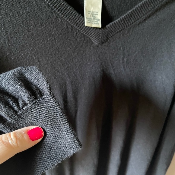 LL BEAN black v neck cotton and cashmere sweater - Picture 3 of 5